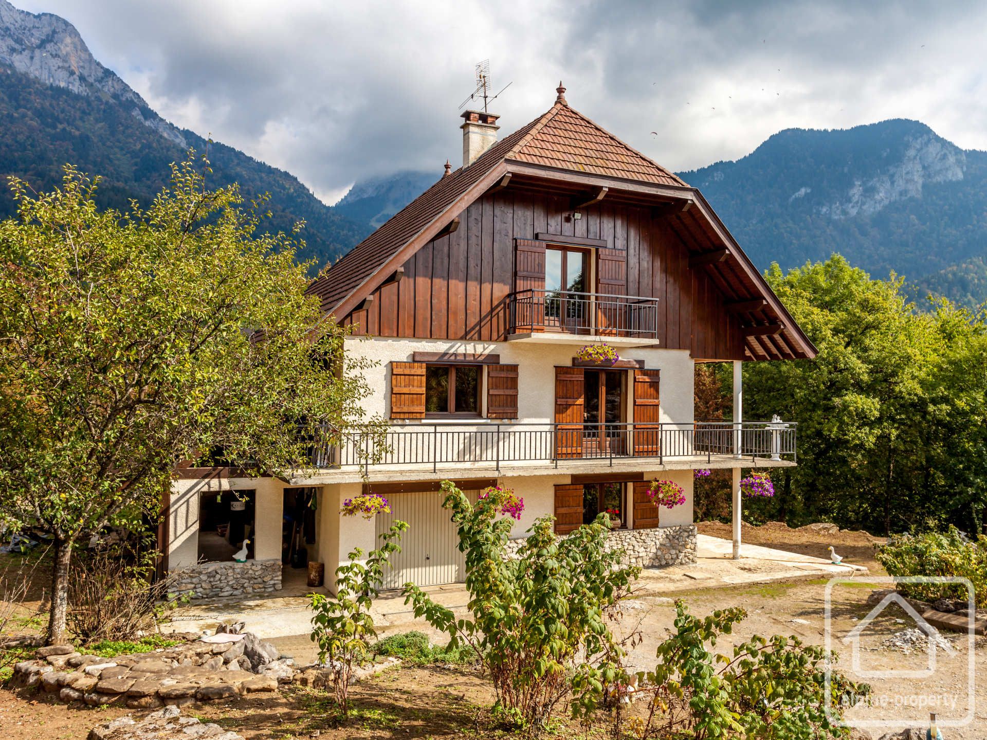 Maison de la Cloisette Alpine Property, Estate Agent in the French Alps