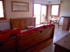 Appt. C3 Les Aiguilles Blanches - The open plan living area and doors to balcony
