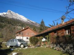 Chalet Ambroise - Entrance to chalet and the setting