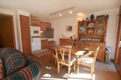 Appt. Marmotte - The dining space and kitchen