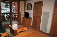 Appt. Les Fermes du Soleil, 8 - Living room and doors to balcony