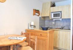 Appt. Vieux Moulin - The kitchen and dining area
