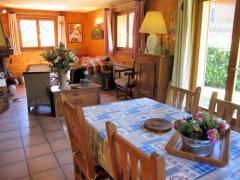 Chalet Beveret - Dining and living