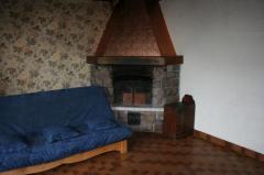 Chalet de Cercle - Living room and fireplace