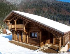 Les Chalets des Cîmes, No. 3 - The exterior of one of the chalets
