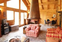 Chalet La Colombine - Upper level living room (1)