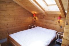 Chalet La Colombine - Upper level bedroom