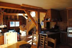 Chalet Frison - Dining area to lounge
