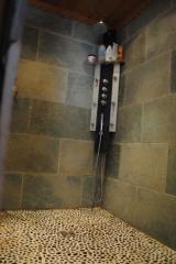 Chalet Frison - Ground floor bathroom (2)