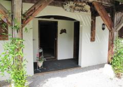 Chalet Josephine - The entrance (exterior)