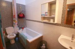 Chalet des Nants - Bathroom (Beds 3 & 4)