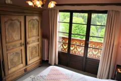 Chalet Novarina - The master bedroom (2)