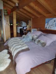 Chalet Sonjon - The master bedroom