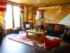 Chalet St Martin - The living room (2)