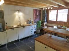 Chalet Tam and Apartment - The dining area and kitchen (2)