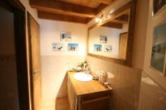 Auberge du Chalezan - WC, middle floor