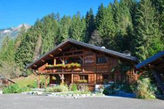 Auberge du Chalezan - The chalet and setting