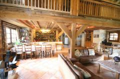 Auberge du Chalezan - Main living/dining area