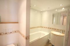 Appt. La Vieille Librairie - Master bedroom en-suite