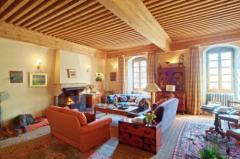 Château du Bérouze - The living room and fireplace
