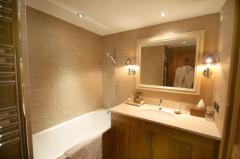Chalet Chattrix - Bedroom 4, en-suite bathroom