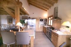 Chalet Chattrix - The island in the kitchen area