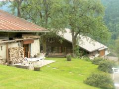 Ferme La Cherrire - Side view, garden and terrace