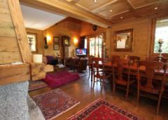Chalet Chocolat - The living room and dining area