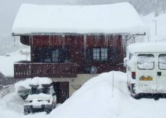 Chalet Les Chouettes - In the snow!
