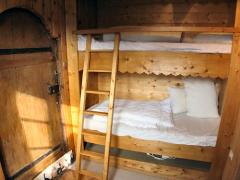 Chalet les Clochettes - Downstairs bunk room