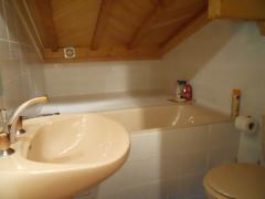 Chalet Croc Blanc - The upstairs bathroom