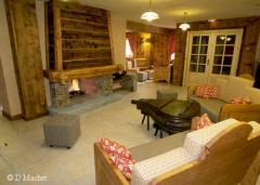 Ferme de Cupelin - The sitting room with fireplace