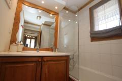 Chalet Cassioz - The ground floor bathroom