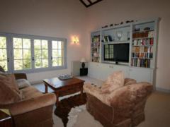 Chalet Julien - Mezzanine sitting/TV room