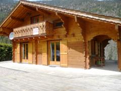 Chalet Étoile des Neiges - The chalet with covered terrace