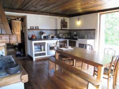 Ferme Sapin - The kitchen and dining area