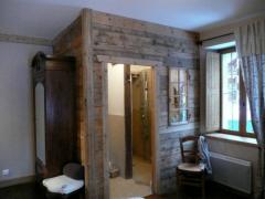 Appt. Visigny - En-suite shower room in bedroom 1