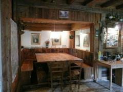 Ferme de Fifine - Built-in dining area