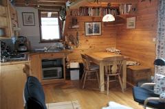 Chalet Frasserands - The dining space and kitchen