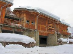Chalet Frollie - Outside the chalet in winter