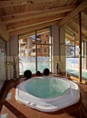Appt. Le Grand Lodge #2 - Whirlpool in the indoor pool/fitness centre