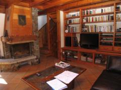 Chalet La Griaz - Living room and fireplace