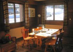 Chalet Laer - Ground floor apartment dining room