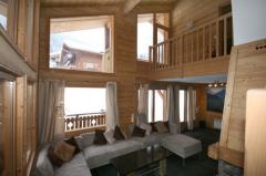 Chalet La Lune - The living room and gallery
