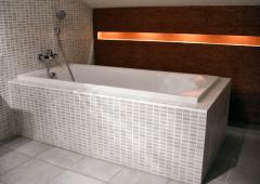 The Lookout Chalet - Bathroom