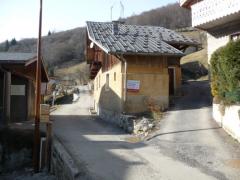 Maison Bas Thex - From the road