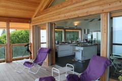 Maison Meillerie - The kitchen and sun deck