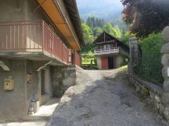 Maison Perrière - The access driveway