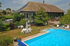 Maison Thusy - Maison Thusy, gardens and pool
