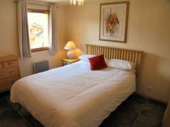 Chalet Mathonex - Ground floor bedroom (1)